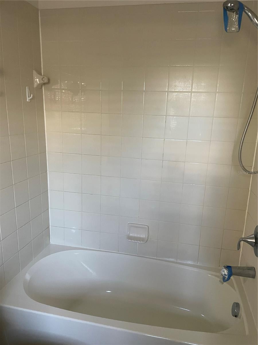 WINDERMERE SOUND PH 2 - Residential Lease