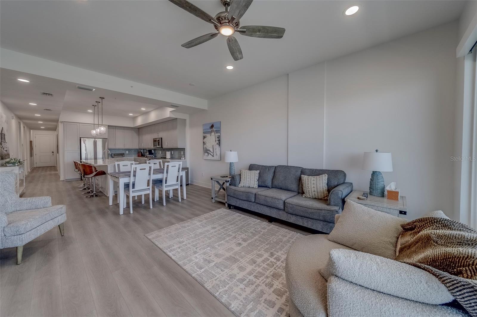 RESIDENCES AT TOWN CENTER CONDO - Residential Lease