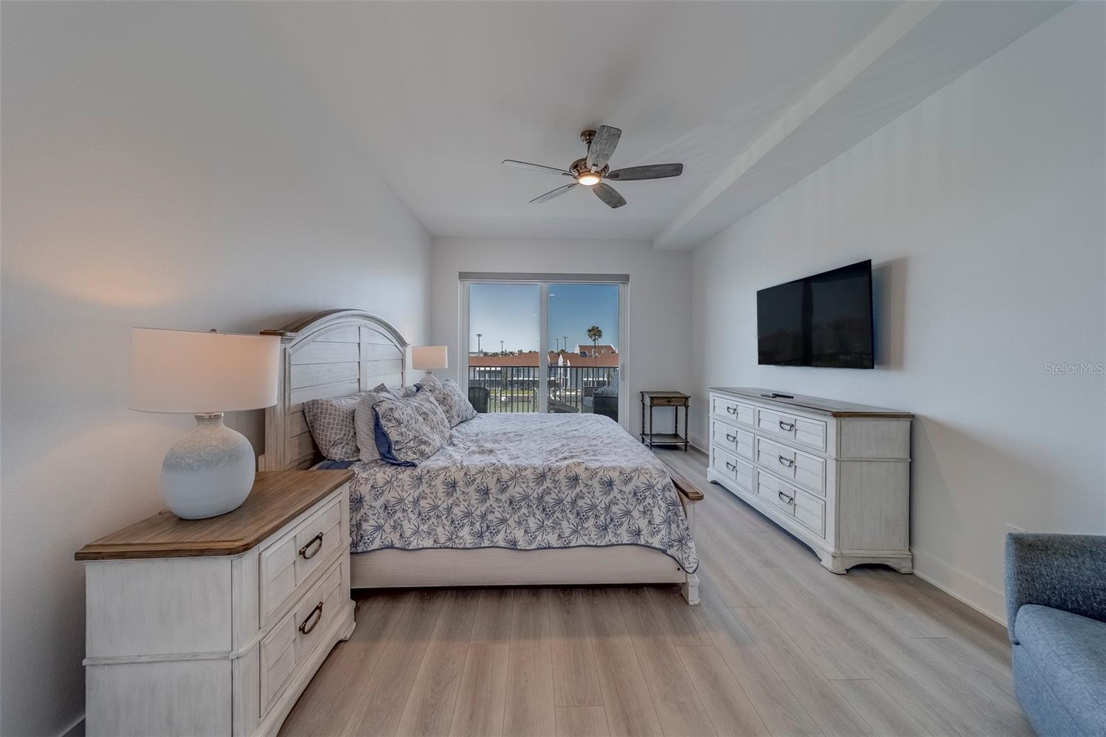 RESIDENCES AT TOWN CENTER CONDO - Residential Lease