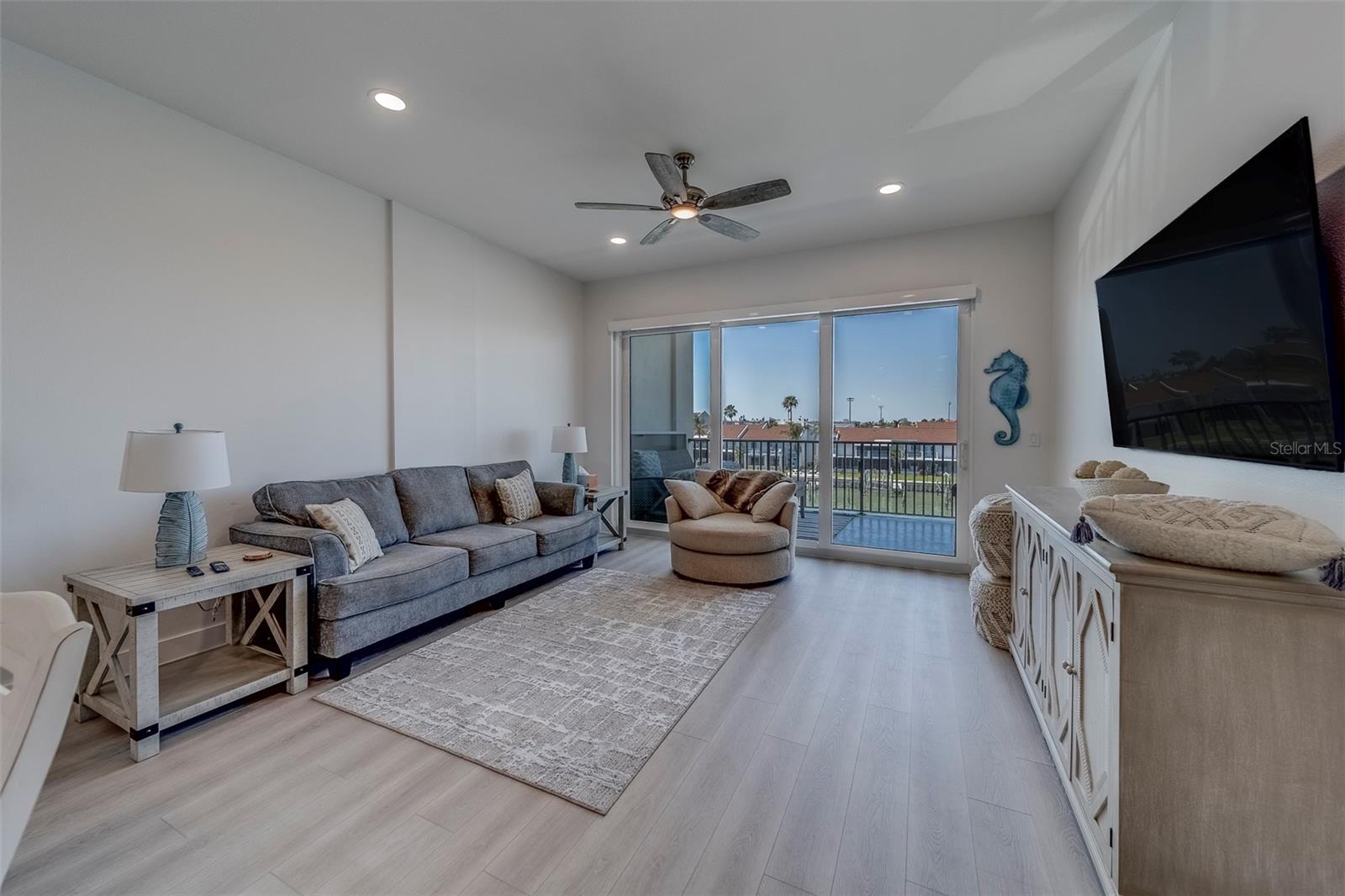 RESIDENCES AT TOWN CENTER CONDO - Residential Lease