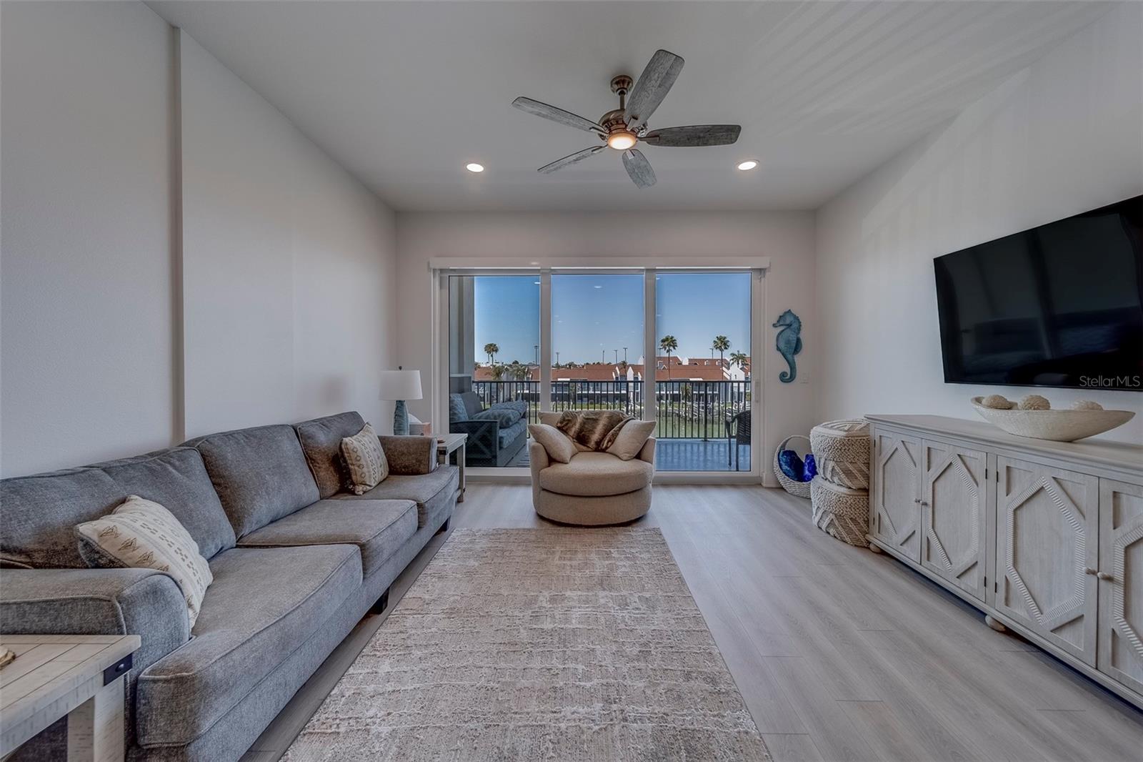 RESIDENCES AT TOWN CENTER CONDO - Residential Lease