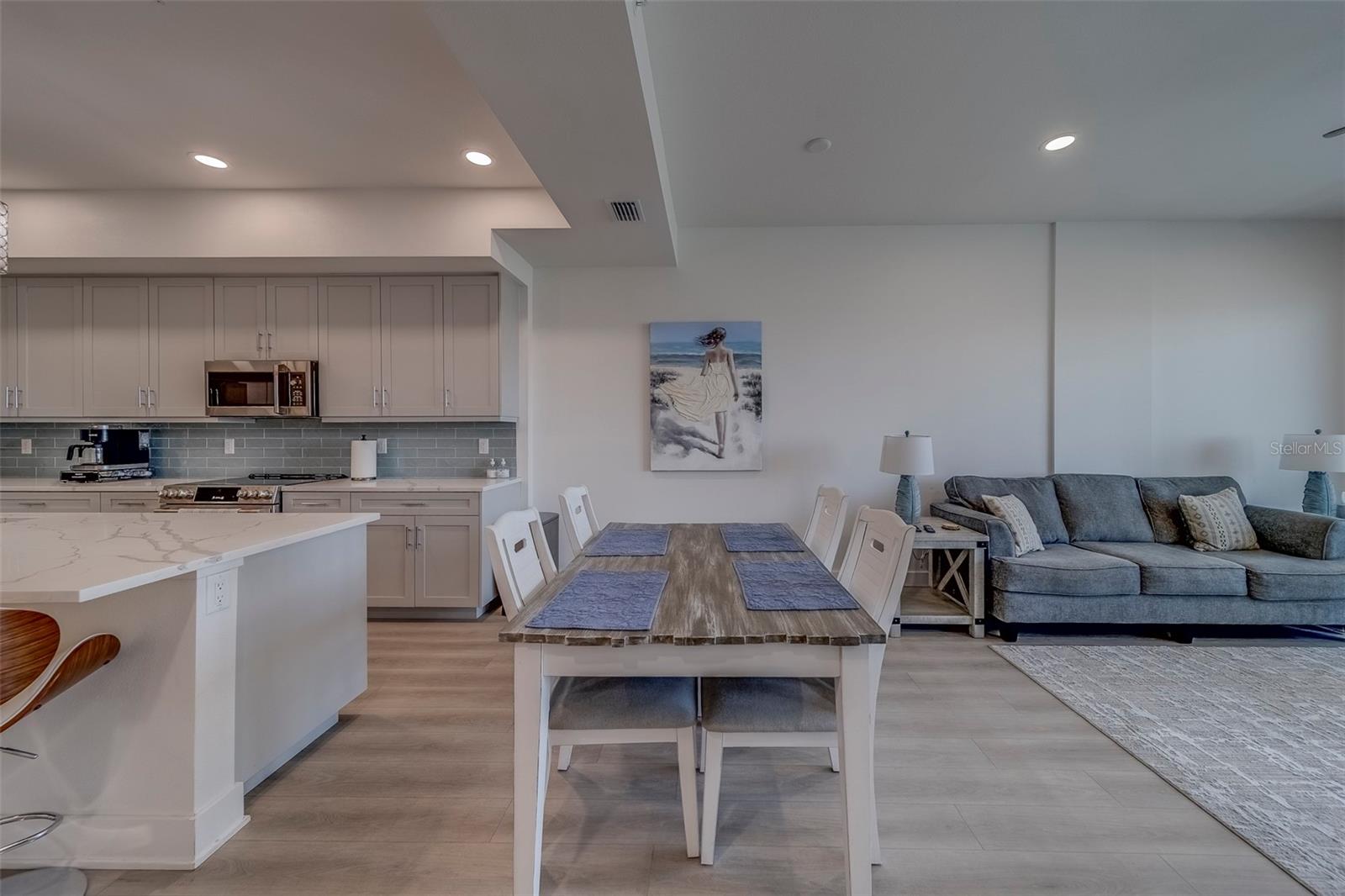 RESIDENCES AT TOWN CENTER CONDO - Residential Lease