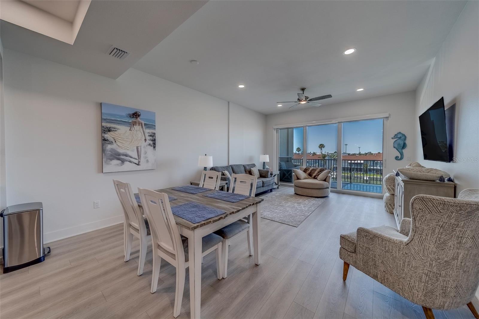 RESIDENCES AT TOWN CENTER CONDO - Residential Lease