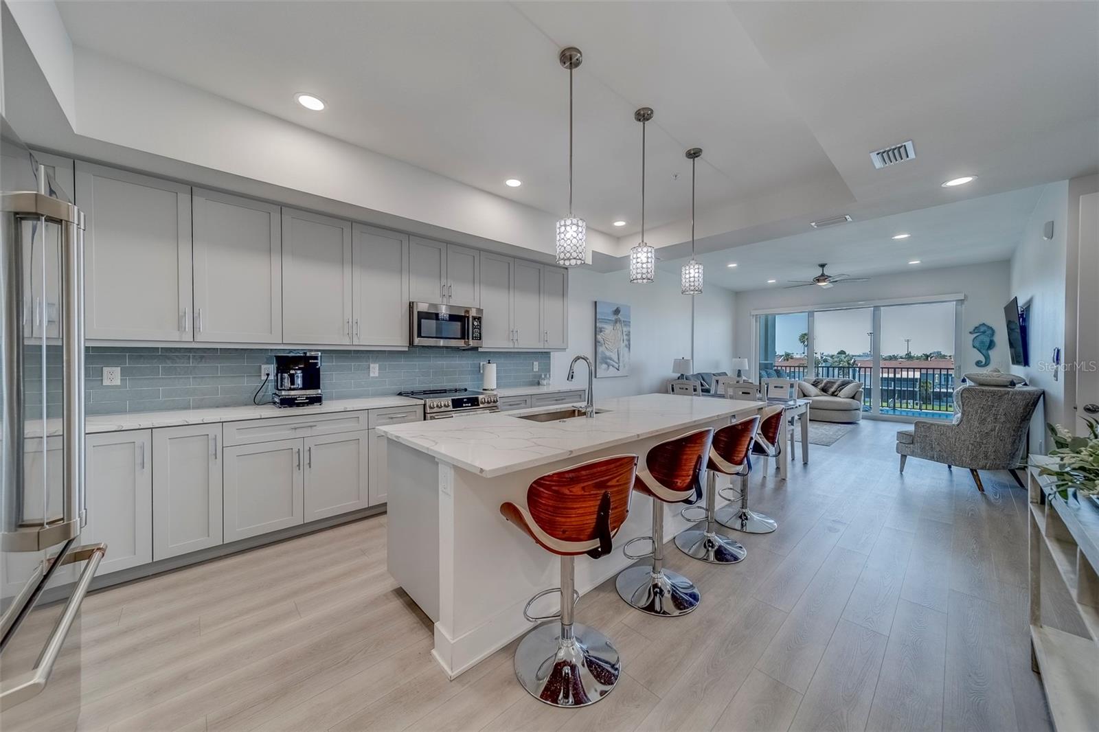 RESIDENCES AT TOWN CENTER CONDO - Residential Lease