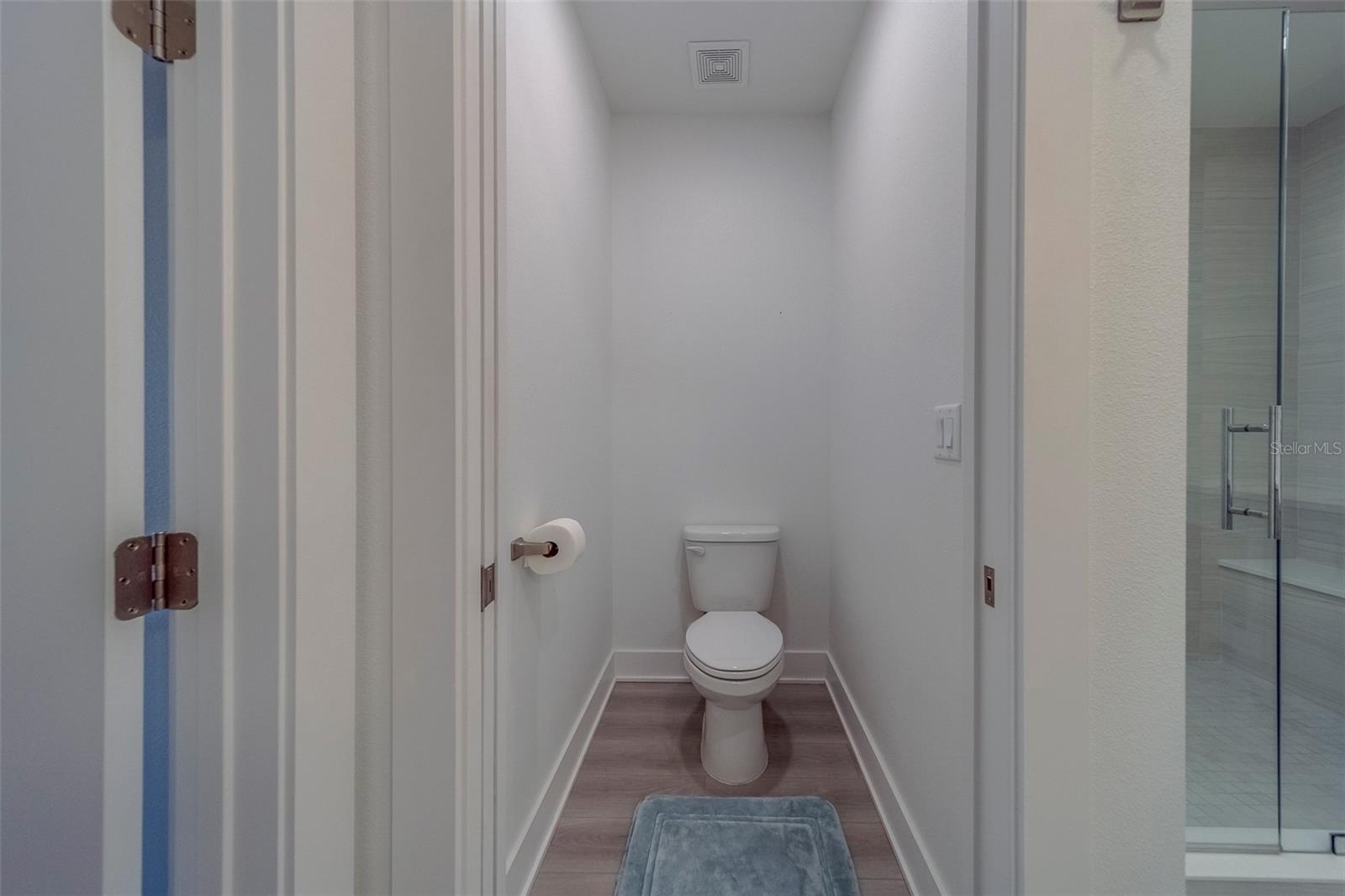 RESIDENCES AT TOWN CENTER CONDO - Residential Lease