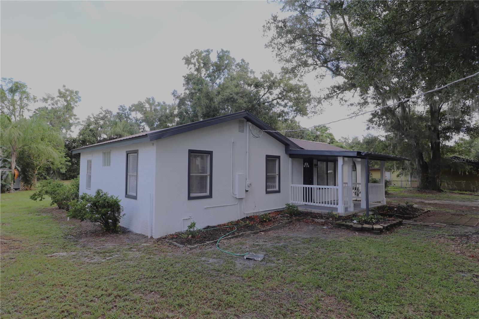 Photo 5 of 40 of 2204 COLUMBUS DRIVE house