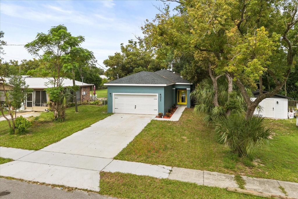 Photo of 545 W Orange Street, Lake Alfred, FL 33850 (MLS # S5136140)