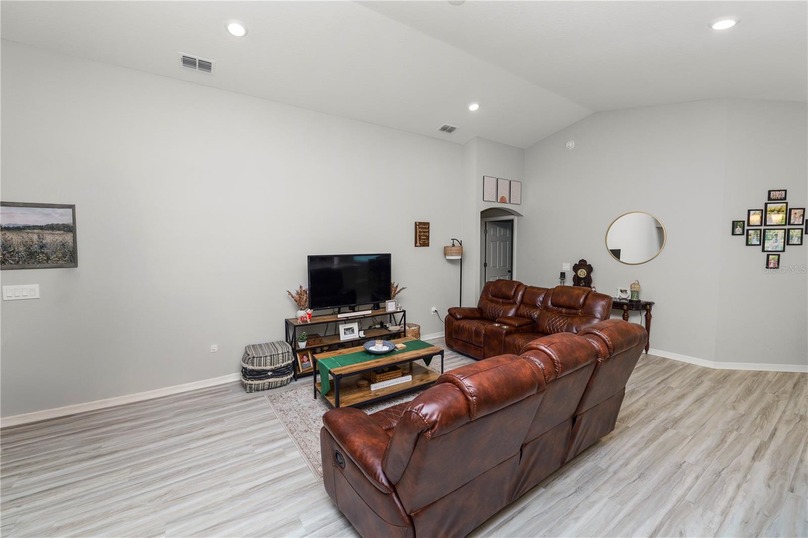 BRIDGEPORT LAKES PH 3 - Residential