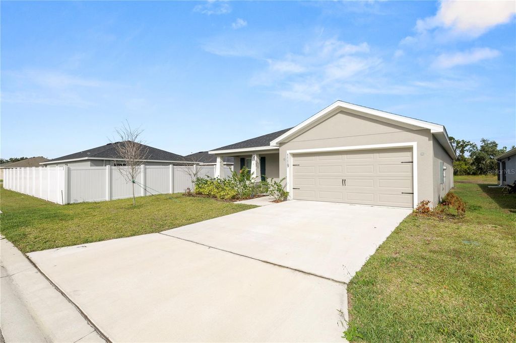 Photo of 1119 Aruba Avenue, Mulberry, FL 33860 (MLS # L4957854)