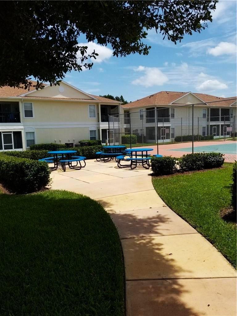 GRAND PALMS CONDO 4 PH 4 - Residential