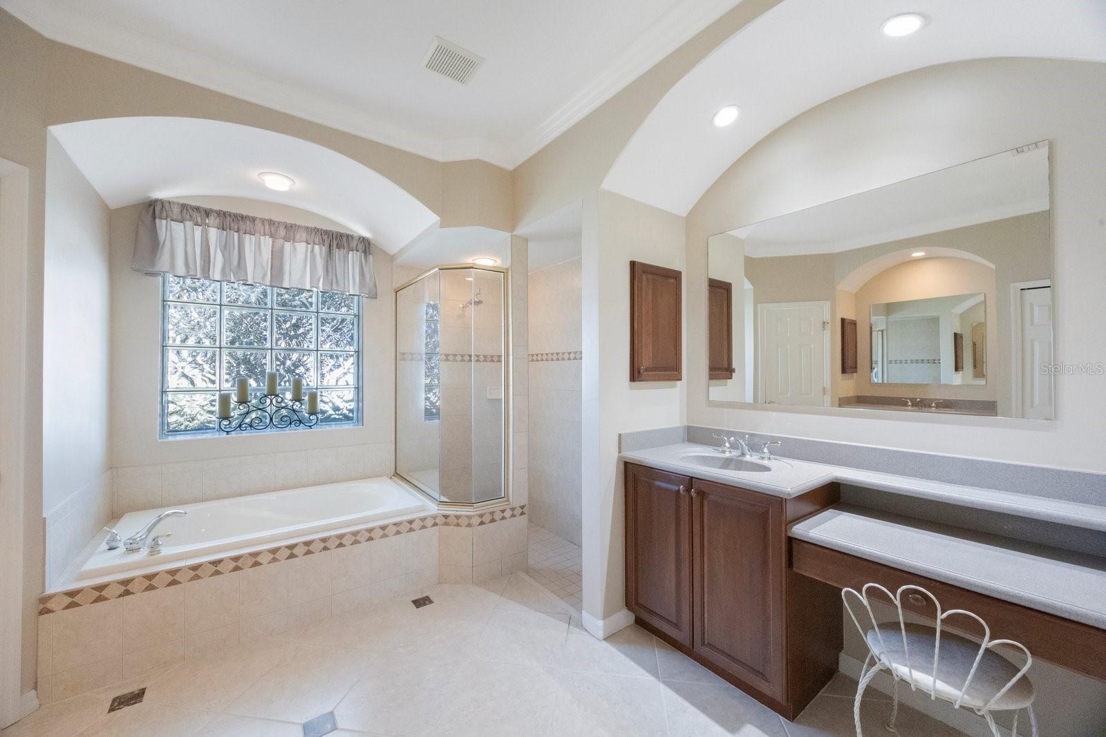 ASHLEY TRACE AT UNIVERSITY PLACE - Residential