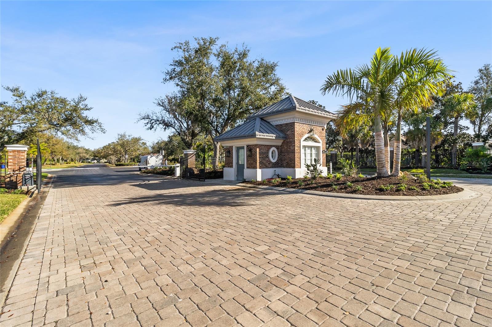 ASHLEY TRACE AT UNIVERSITY PLACE - Residential