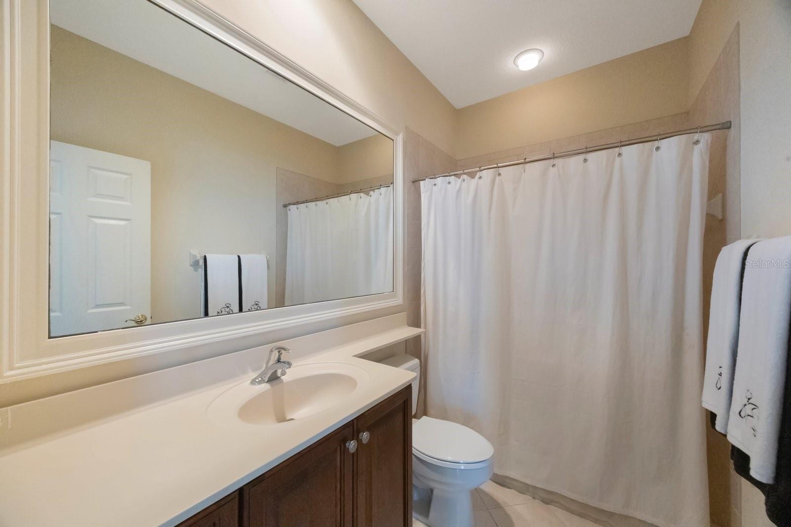 ASHLEY TRACE AT UNIVERSITY PLACE - Residential