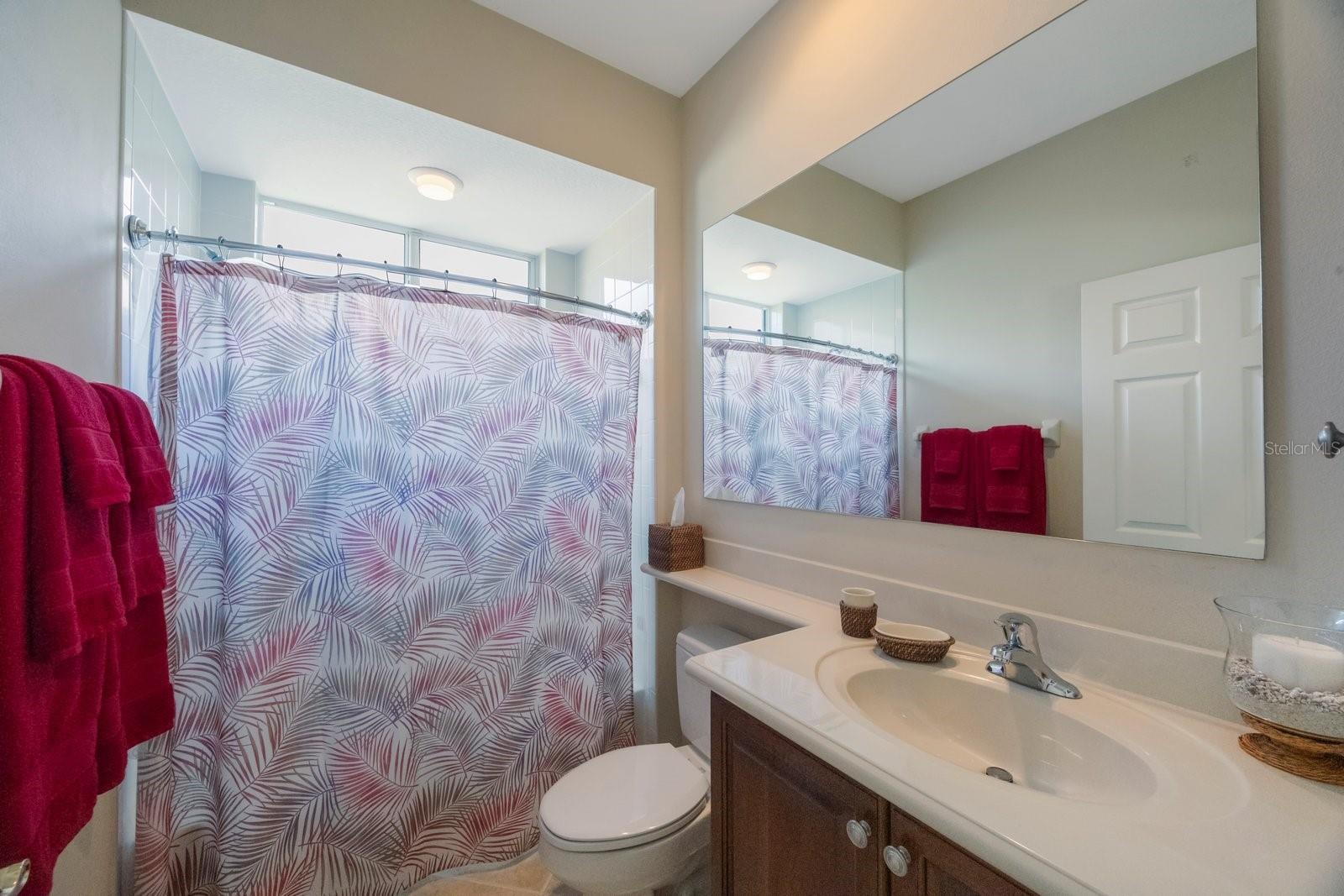 ASHLEY TRACE AT UNIVERSITY PLACE - Residential