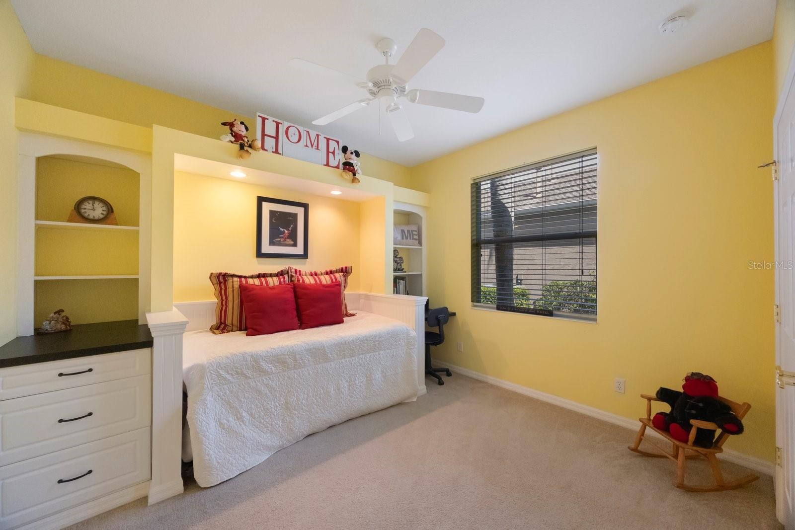 ASHLEY TRACE AT UNIVERSITY PLACE - Residential