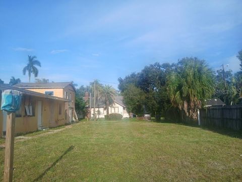 2006 DR MARTIN LUTHER KING JR STREET S ST PETERSBURG FL 33705