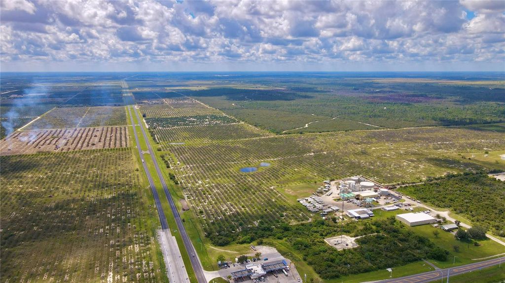 Photo of 2300 Us-27 N, Venice, FL 33960 (MLS # TB8426571)