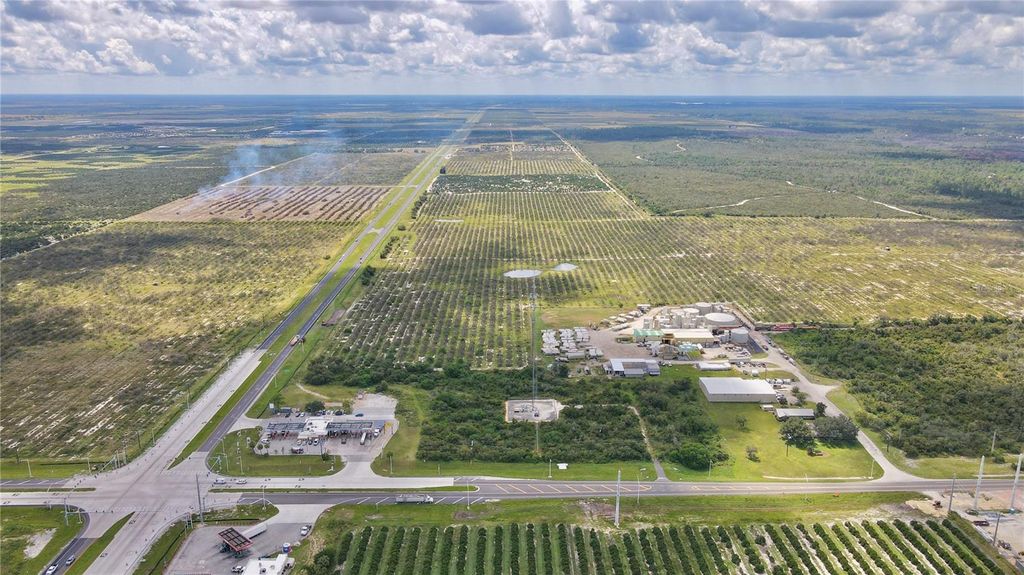 Photo of 2300 Us-27 N, Venice, FL 33960 (MLS # TB8426571)