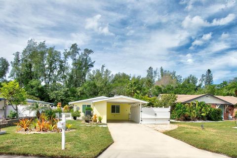 A home in LONGBOAT KEY