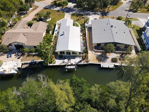 A home in LONGBOAT KEY