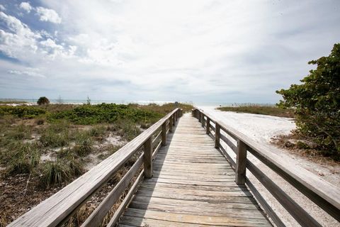 A home in LONGBOAT KEY