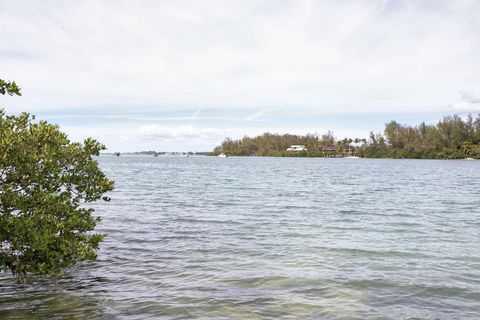 A home in LONGBOAT KEY