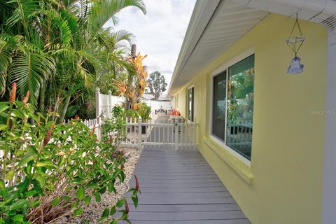 A home in LONGBOAT KEY