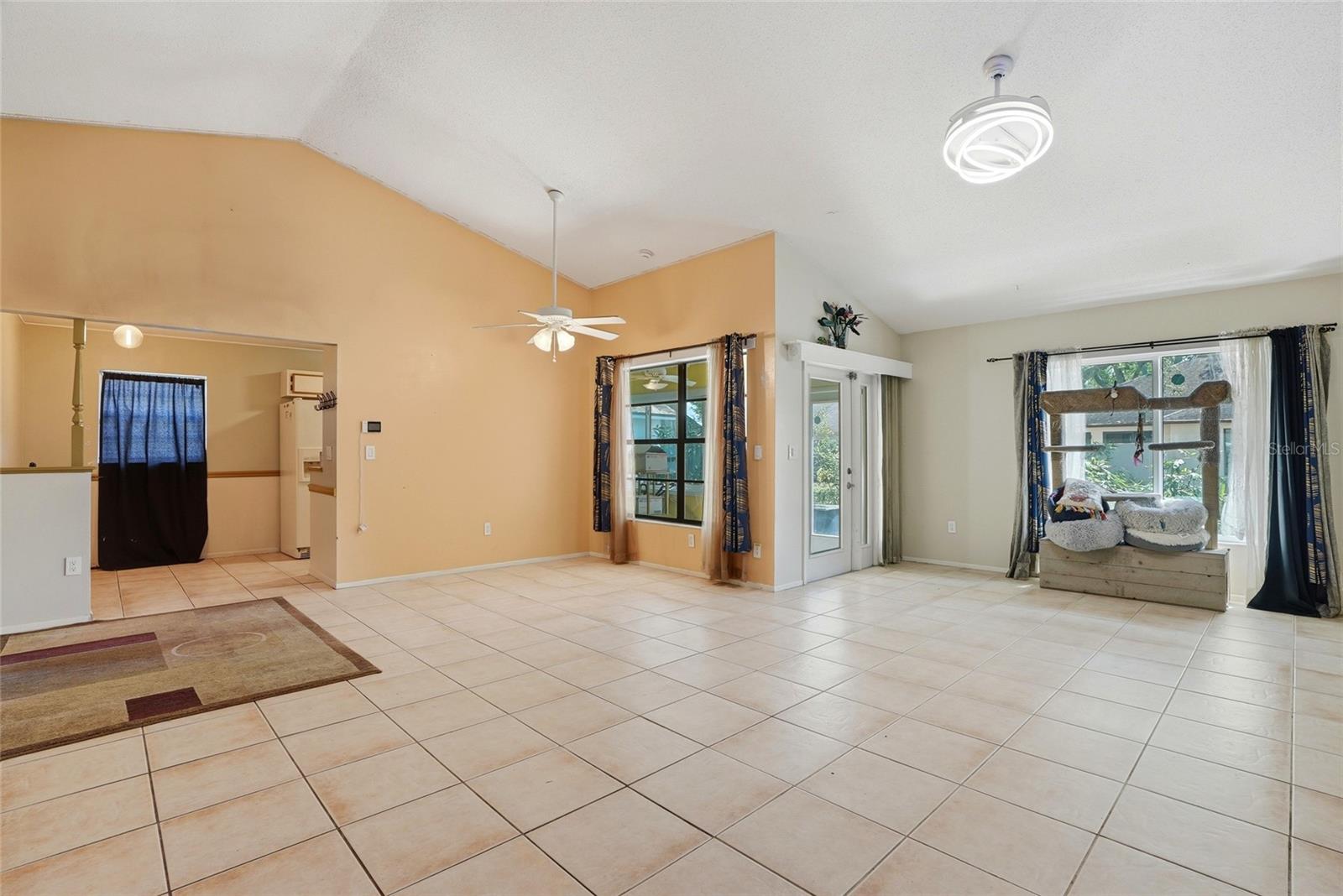 LAKES UNIT II PH 1 SEC III THE - Residential