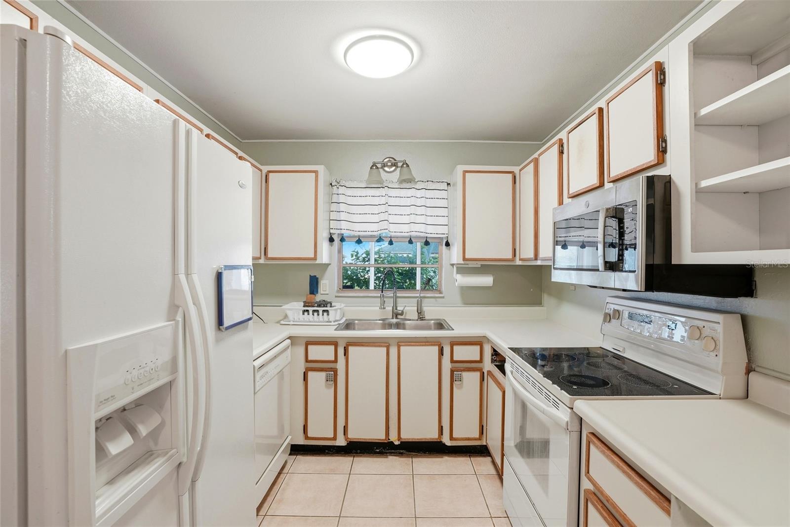 LAKES UNIT II PH 1 SEC III THE - Residential