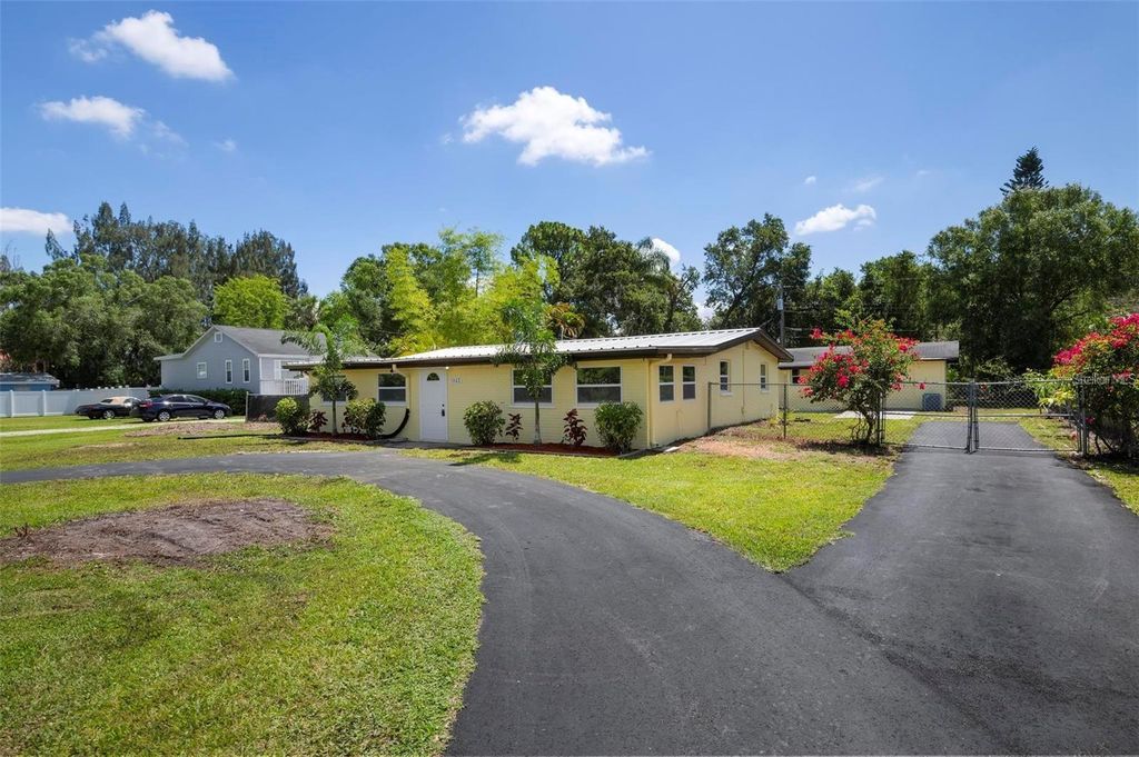 Photo of 1923 45th Street Court E, Bradenton, FL 34208 (MLS # A4660601)