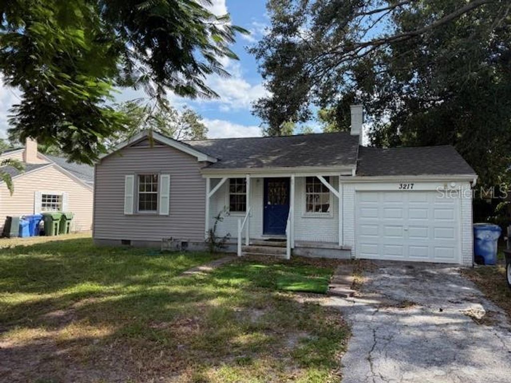 Photo of 3217 Avenue A W, Bradenton, FL 34205 (MLS # A4668553)