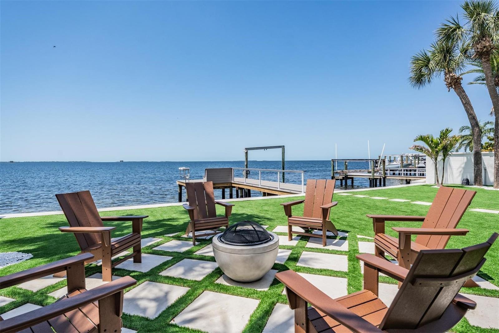 128 CARLYLE DRIVE