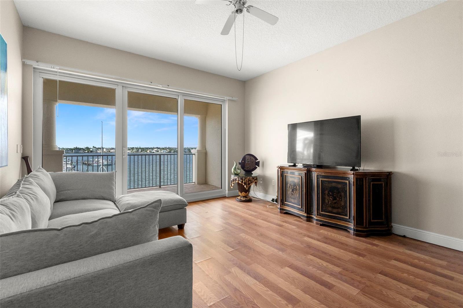 LAS PALMAS CONDO - Residential