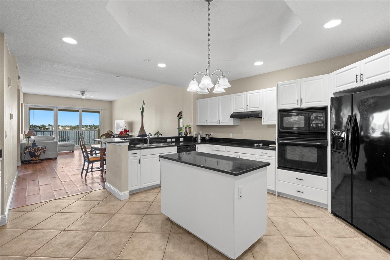 LAS PALMAS CONDO - Residential