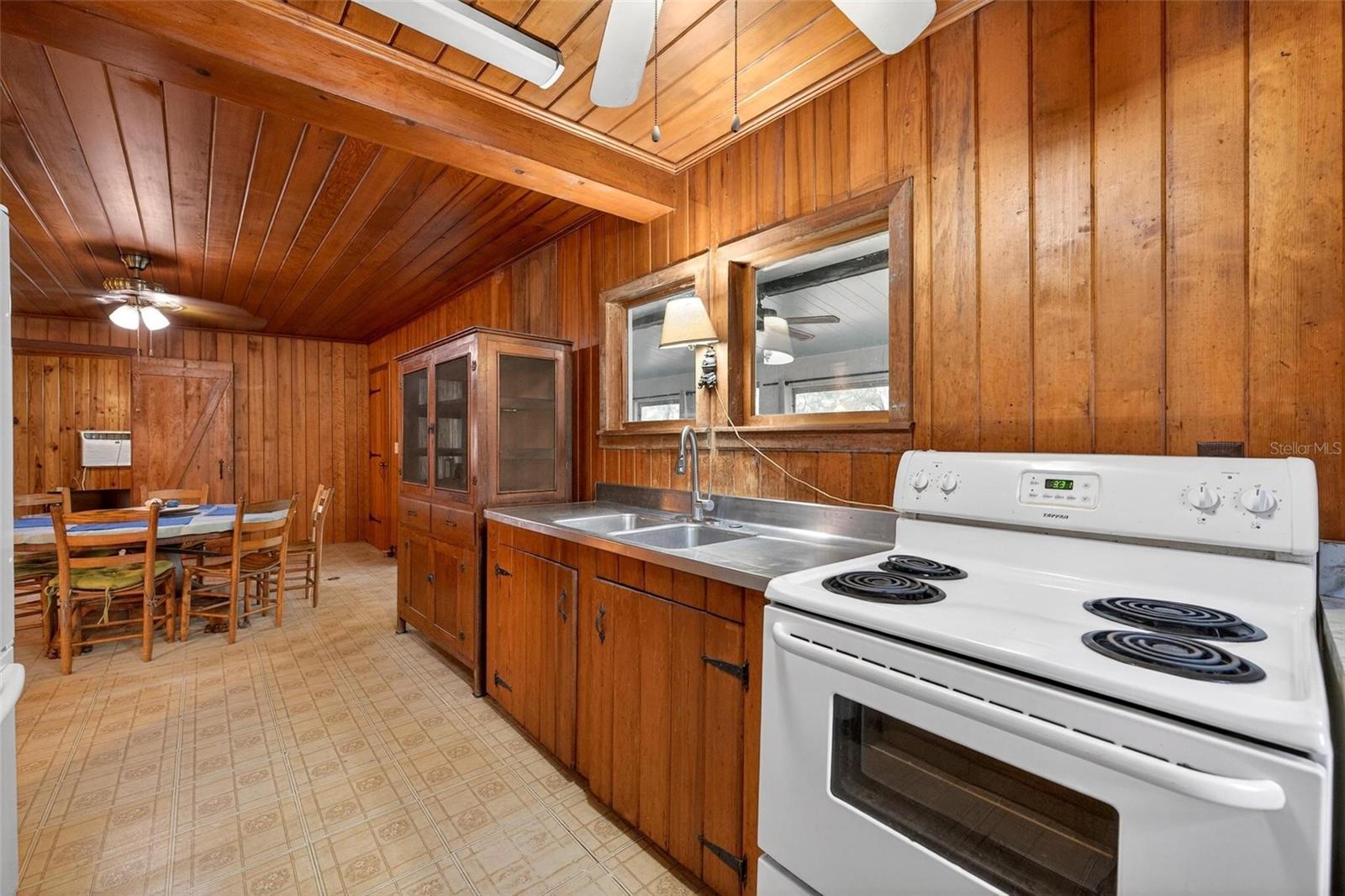 MAYWOOD - Residential