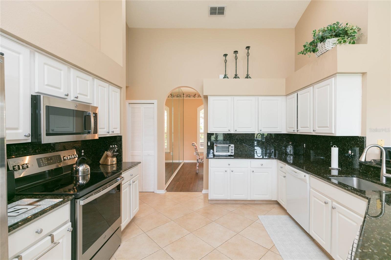 RIVER HILLS COUNTRY CLUB PARCE - Residential