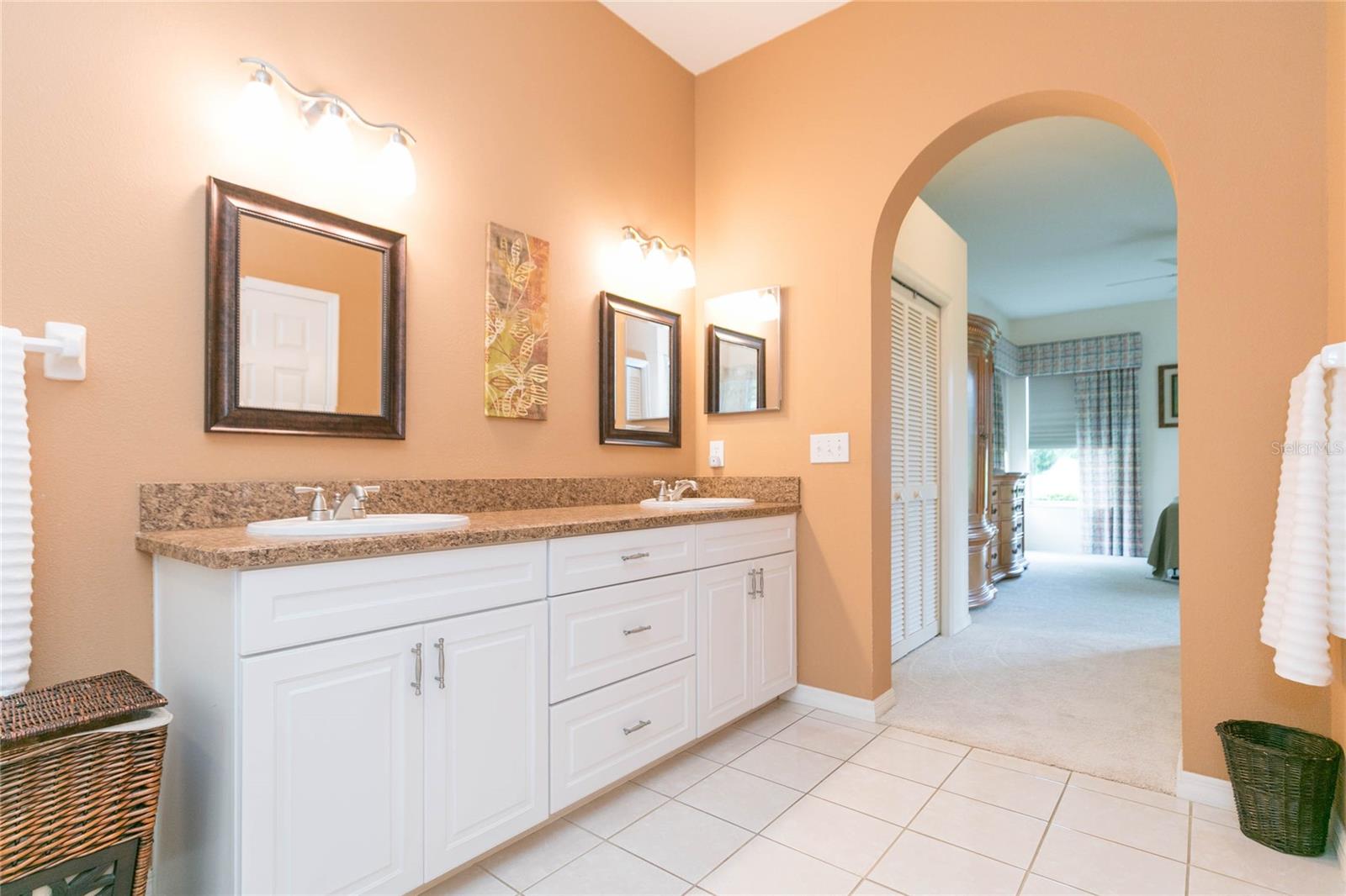 RIVER HILLS COUNTRY CLUB PARCE - Residential