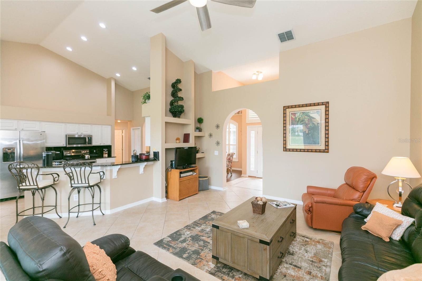 RIVER HILLS COUNTRY CLUB PARCE - Residential