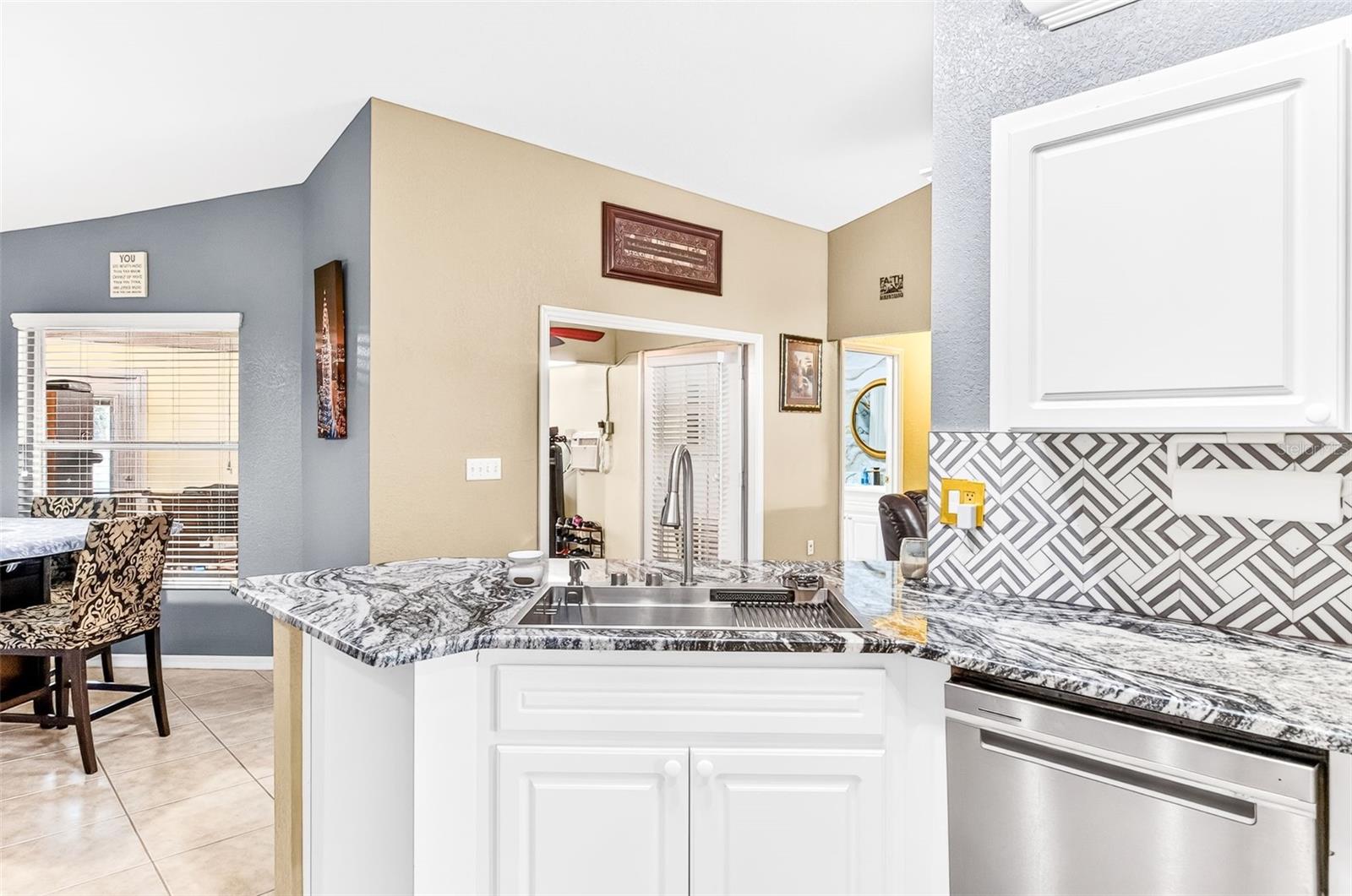 5622 FISCHER DRIVE