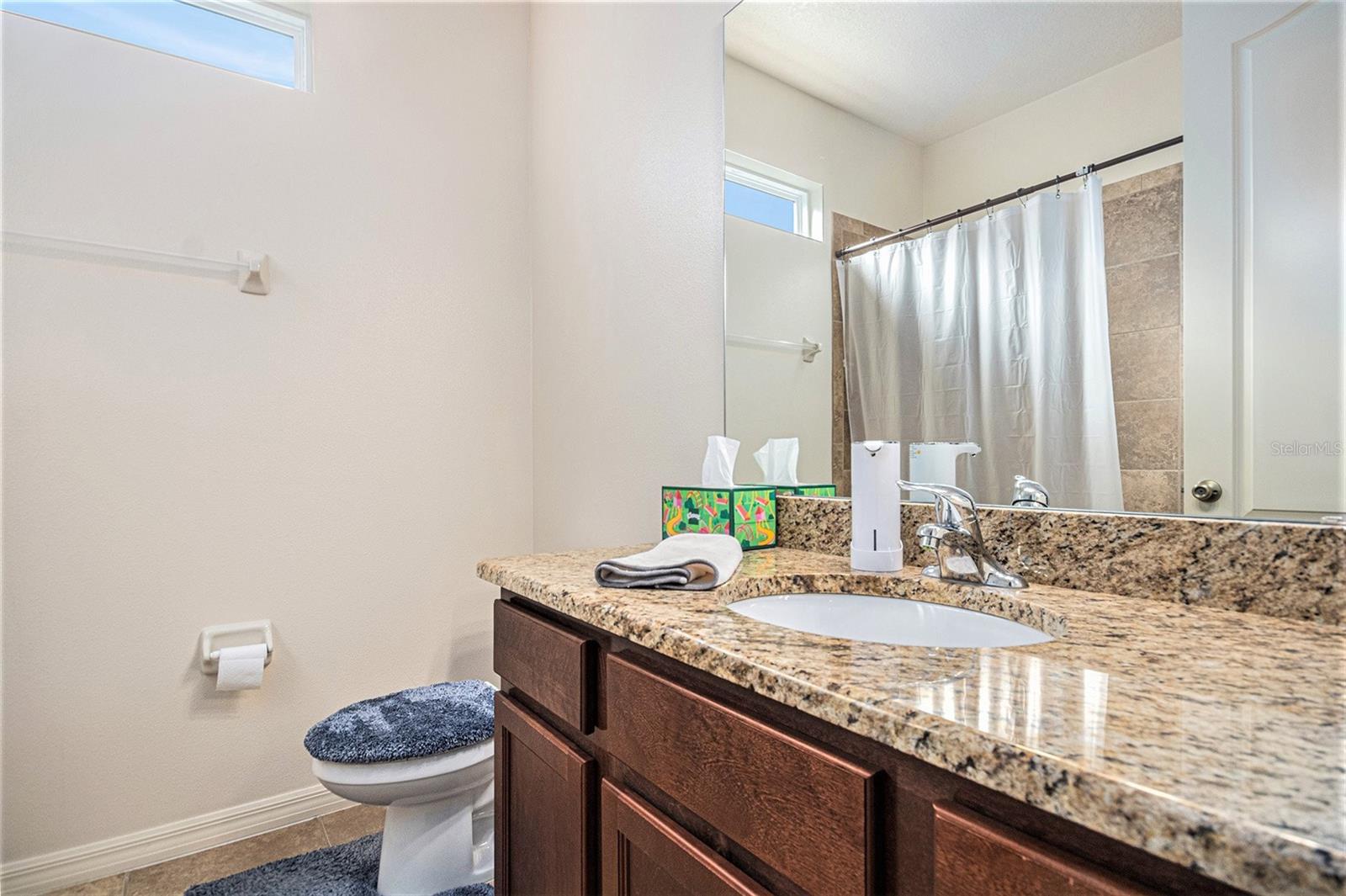 PILLARS RDG - Residential