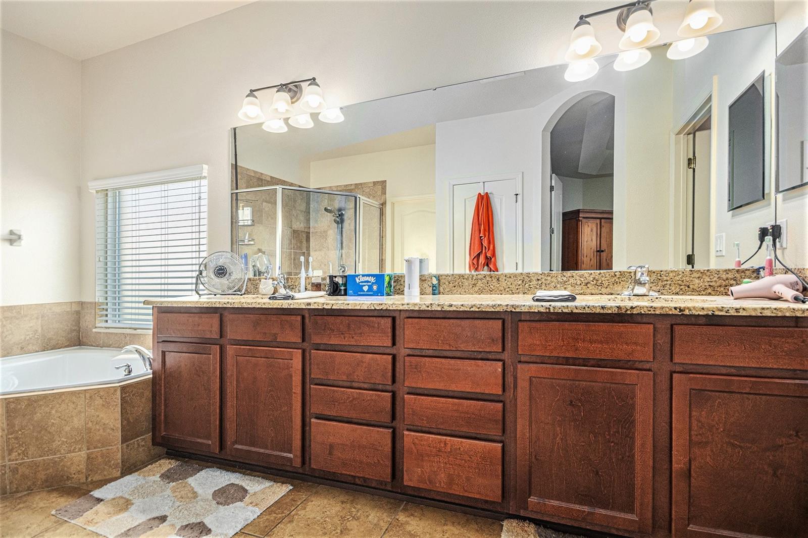 PILLARS RDG - Residential