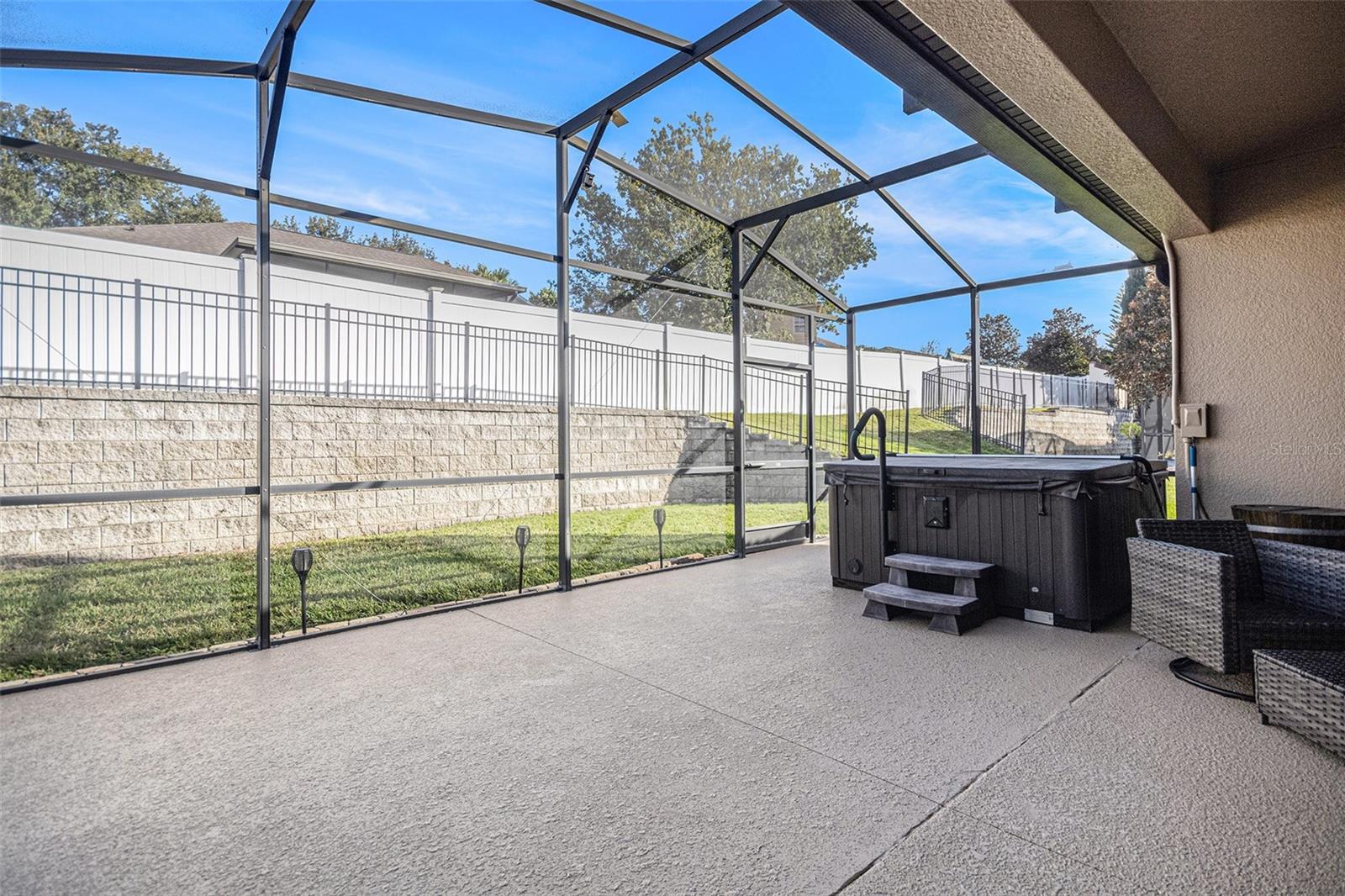 PILLARS RDG - Residential