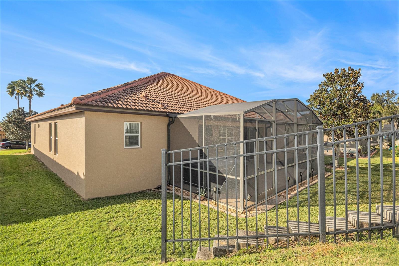 PILLARS RDG - Residential