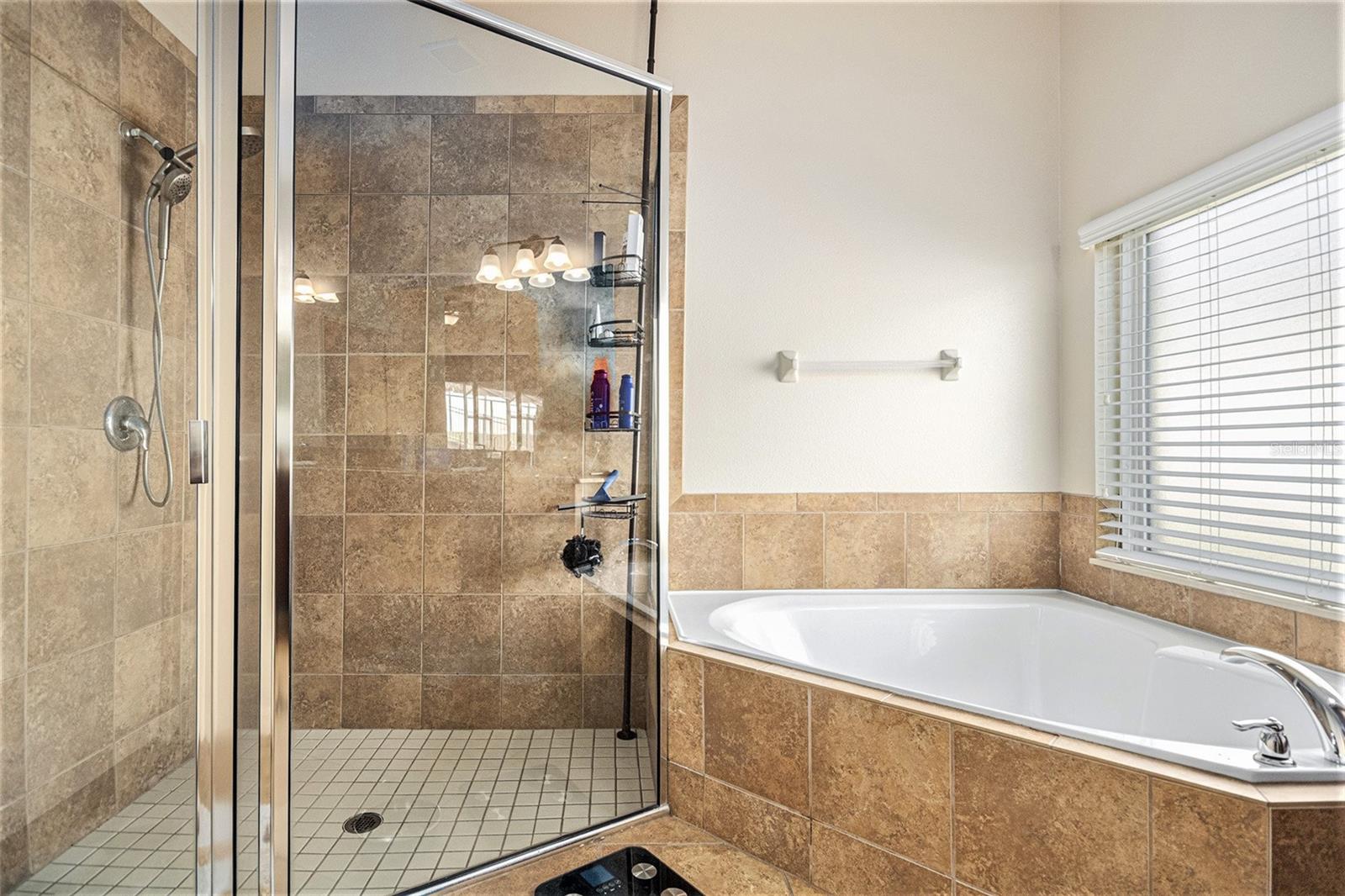 PILLARS RDG - Residential