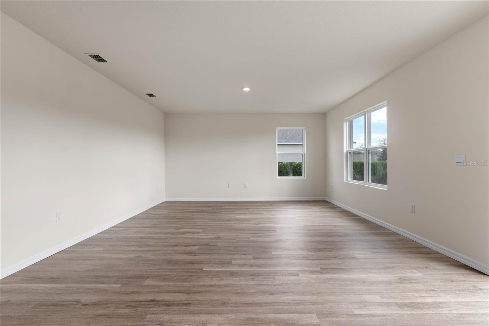 5896 GALLOPING DRIVE