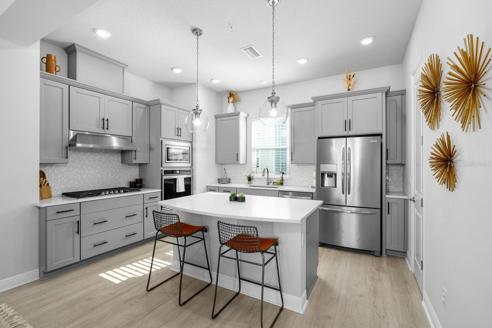 BURLINGTON TWNHMS REP - Residential Lease