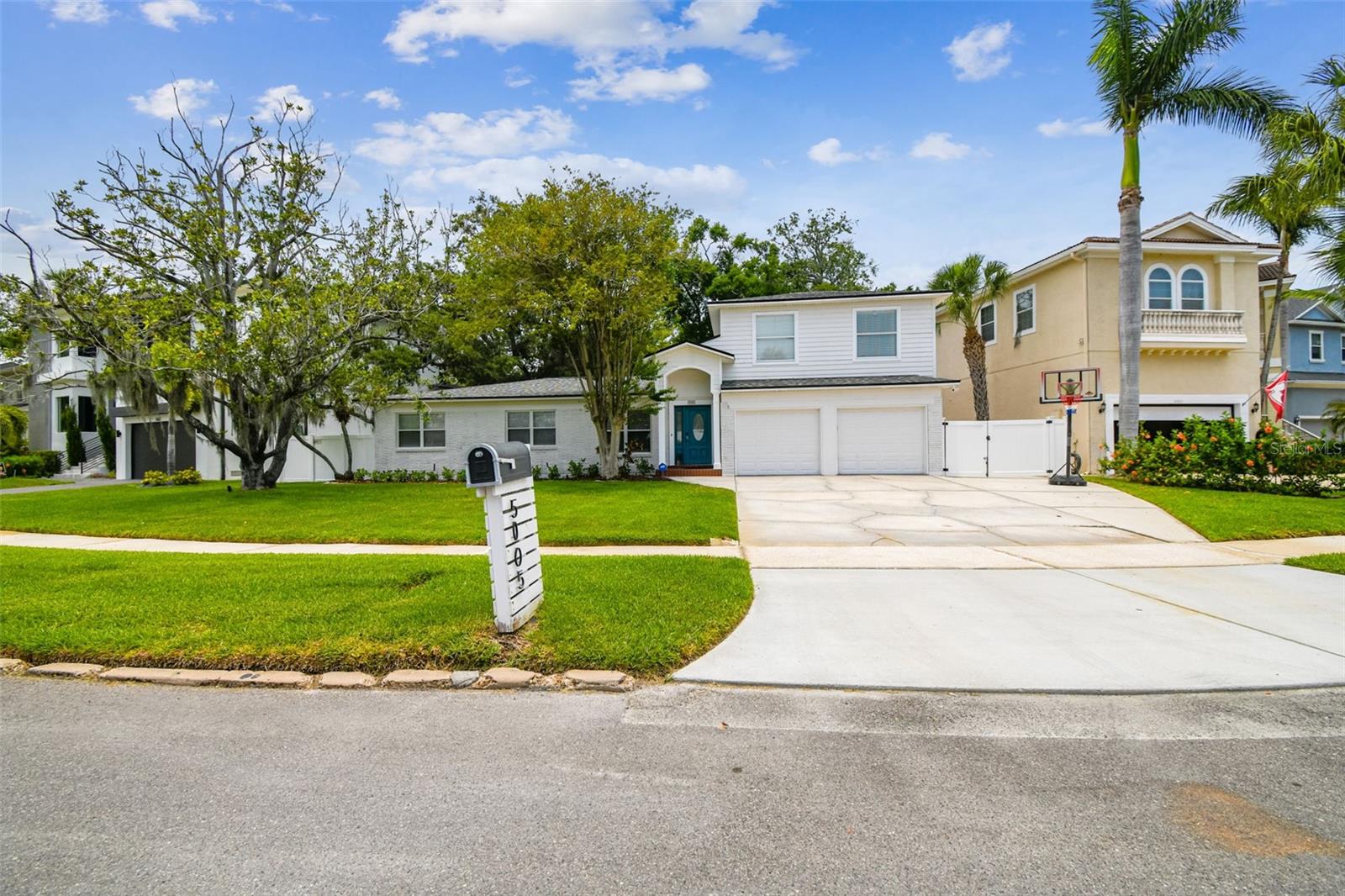 5005 W EVELYN DRIVE
