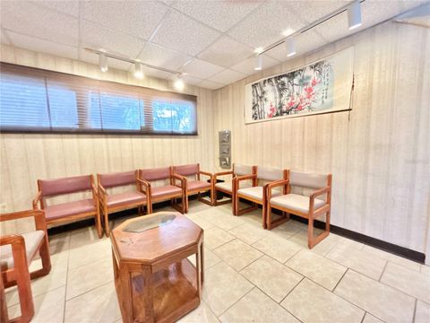 Tiny photo for 404 Perkins Street, Leesburg, FL 34748 (MLS # O6396376)