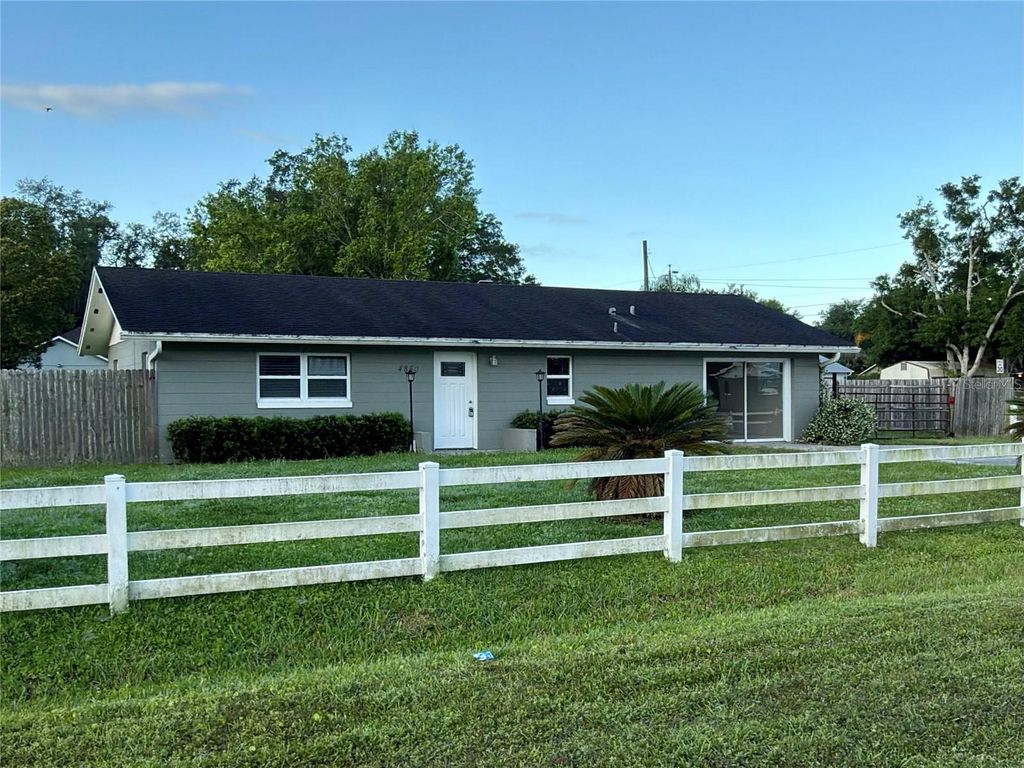 Photo of 4850 Lake Shore Drive, Saint Cloud, FL 34772 (MLS # S5148169)