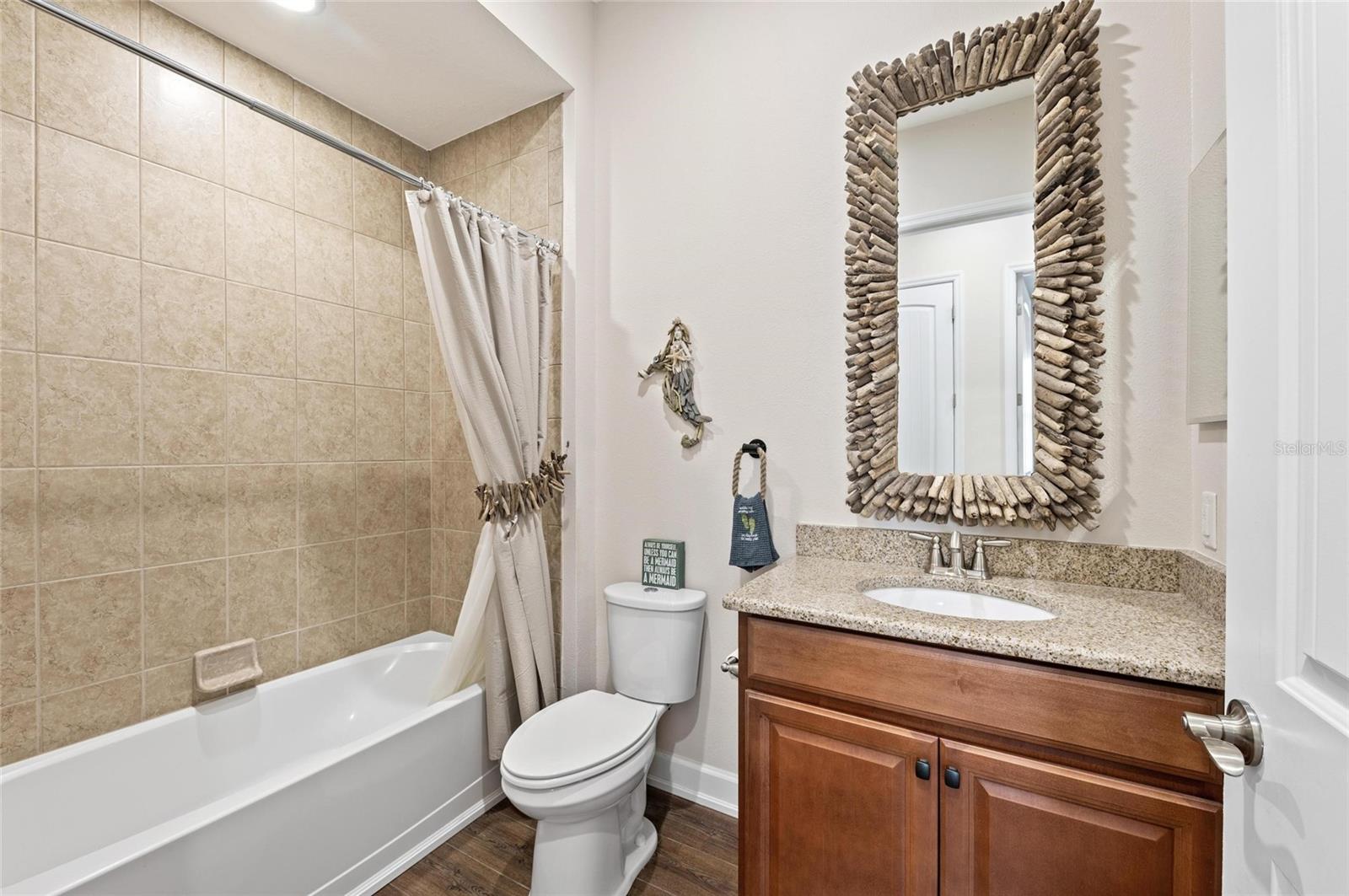 MANGROVE WALK II ON HARBOUR ISLE PH - Residential